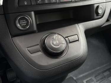 OPEL ZAFIRA LIFE XL 2.0 BlueHDI 180 EAT8 Elegance