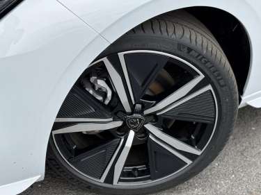 PEUGEOT 308 1.5 BlueHDI 130 EAT8 GT