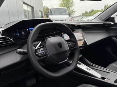 PEUGEOT 308 1.5 BlueHDI 130 EAT8 Allure