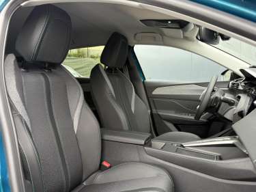 PEUGEOT 308 1.5 BlueHDI 130 EAT8 Allure