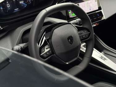 PEUGEOT 308 1.5 BlueHDI 130 EAT8 Allure