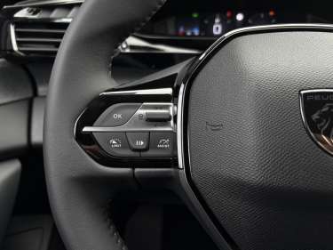 PEUGEOT 308 1.5 BlueHDI 130 EAT8 Allure