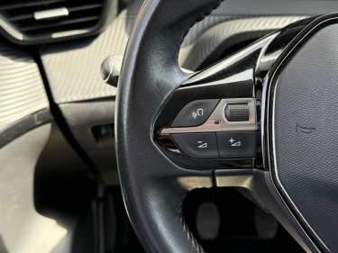 PEUGEOT 208 1.5 BlueHDI 100 Allure