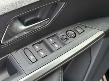 PEUGEOT 3008 NV Hybrid 145 e-DSC6 Allure