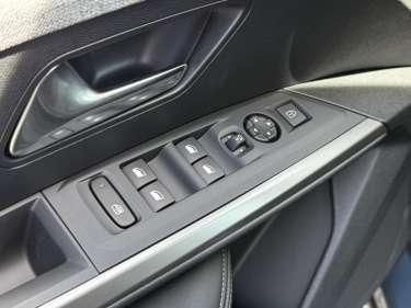 PEUGEOT 3008 NV Hybrid 145 e-DSC6 Allure