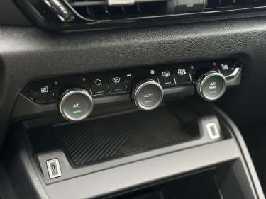 CITROEN C4 NV Hybrid 145 e-DSC6 Plus