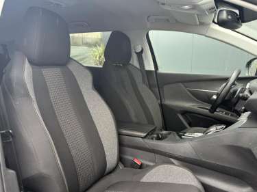 PEUGEOT 5008 1.6 BlueHDI 120 EAT6 Active Business