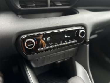 TOYOTA YARIS Hybride E-CVT 116 Confort