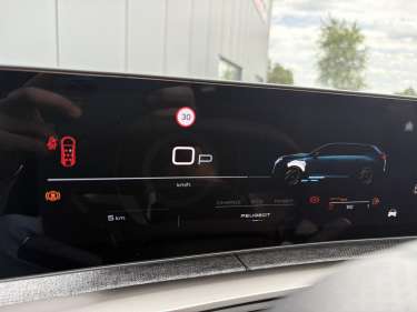 PEUGEOT 5008 NV Hybrid 145 e-DSC6 GT