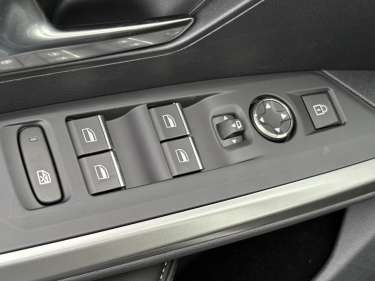 PEUGEOT 5008 NV Hybrid 145 e-DSC6 GT