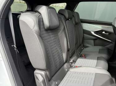 PEUGEOT 5008 NV Hybrid 145 e-DSC6 GT