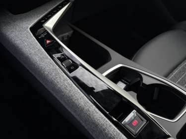 PEUGEOT 5008 NV Hybrid 145 e-DSC6 Allure