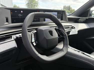 PEUGEOT 5008 NV Hybrid 145 e-DSC6 Allure