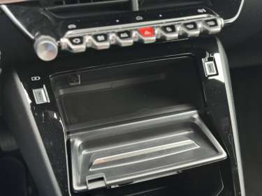 PEUGEOT 2008 NV Hybrid 145 e-DSC6 Allure
