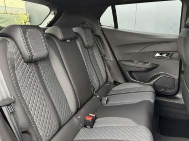 PEUGEOT 2008 NV Hybrid 145 e-DSC6 Allure