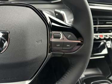 PEUGEOT 2008 NV Hybrid 145 e-DSC6 Allure