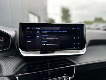 PEUGEOT 2008 NV Hybrid 145 e-DSC6 Allure