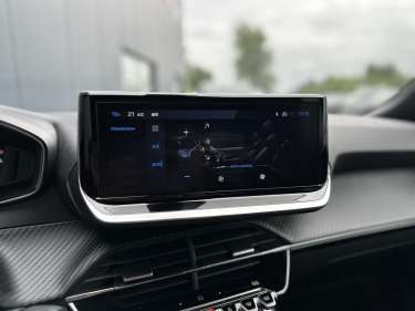 PEUGEOT 2008 NV Hybrid 145 e-DSC6 Allure