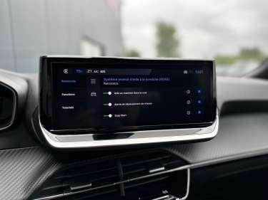 PEUGEOT 2008 NV Hybrid 145 e-DSC6 Allure