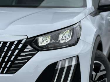 PEUGEOT 2008 NV Hybrid 145 e-DSC6 Allure