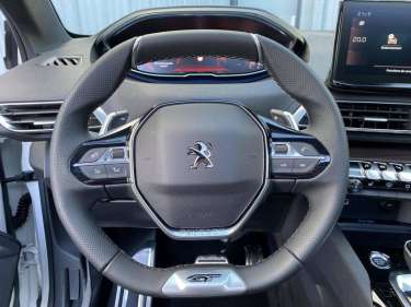 PEUGEOT 5008 1.2 PureTech 130 EAT8 GT