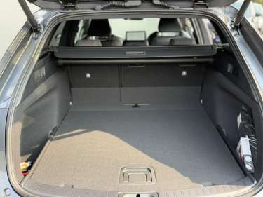 TOYOTA COROLLA TOURING SPORT 1.8 Hybrid 140 Design