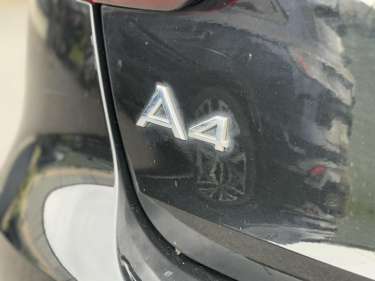 AUDI A4 AVANT 2.0 TDI 150 S-Tronic Design
