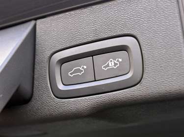 VOLVO XC60 T6 AWD PHEV 350 Plus Style Chrome