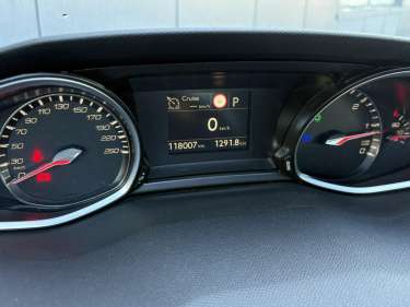 PEUGEOT 308 1.5 BlueHDI 130 EAT8 Active Business