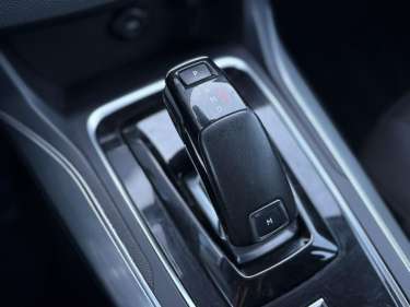 PEUGEOT 308 1.5 BlueHDI 130 EAT8 Active Business