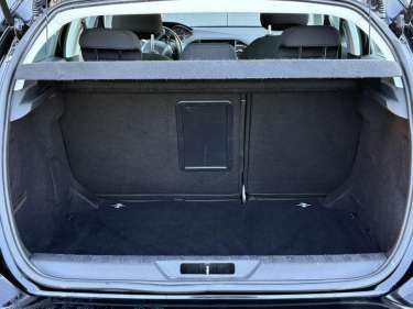 PEUGEOT 308 1.5 BlueHDI 130 EAT8 Active Business