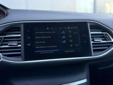PEUGEOT 308 1.5 BlueHDI 130 EAT8 Active Business
