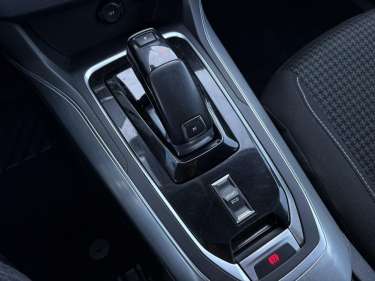 PEUGEOT 308 1.5 BlueHDI 130 EAT8 Active Business