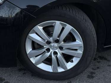 PEUGEOT 308 1.5 BlueHDI 130 EAT8 Active Business