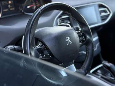 PEUGEOT 308 1.5 BlueHDI 130 EAT8 Active Business