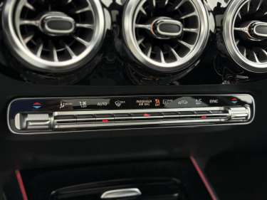 MERCEDES GLA 200d 8G-DCT AMG Line