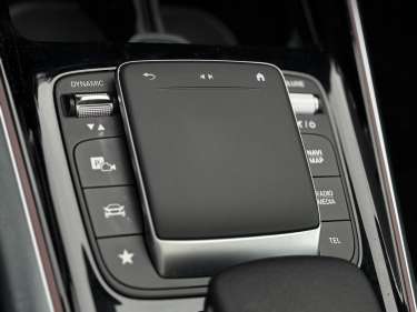 MERCEDES GLA 200d 8G-DCT AMG Line