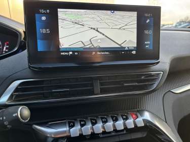 PEUGEOT 3008 1.5 BlueHDI 130 EAT8 Allure Pack