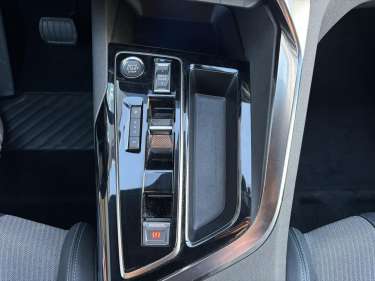 PEUGEOT 3008 1.5 BlueHDI 130 EAT8 Allure Pack