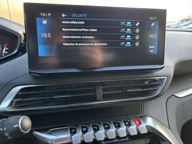 PEUGEOT 3008 1.5 BlueHDI 130 EAT8 Allure Pack