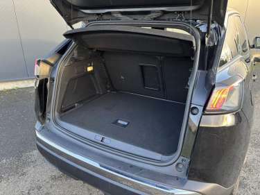 PEUGEOT 3008 1.5 BlueHDI 130 EAT8 Allure Pack