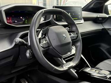 PEUGEOT 208 1.2 PureTech 130 EAT8 GT