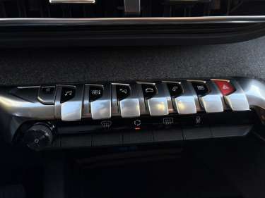 PEUGEOT 5008 1.5 BlueHDI 130 EAT8 Allure Business