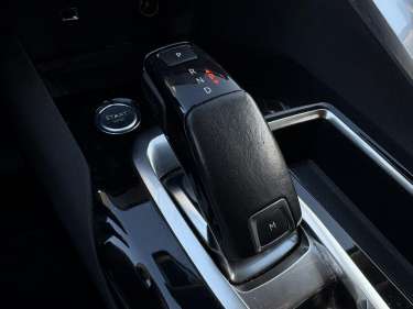 PEUGEOT 5008 1.5 BlueHDI 130 EAT8 Allure Business