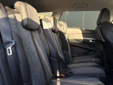 PEUGEOT 5008 1.5 BlueHDI 130 EAT8 Allure Business