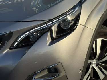 PEUGEOT 5008 1.5 BlueHDI 130 EAT8 Allure Business