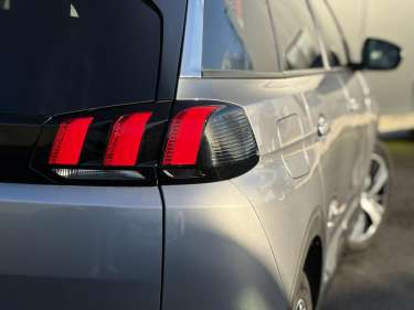 PEUGEOT 5008 1.5 BlueHDI 130 EAT8 Allure Business