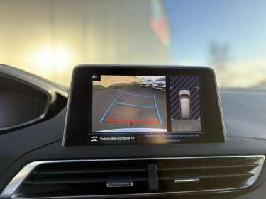 PEUGEOT 5008 1.5 BlueHDI 130 EAT8 Allure Business