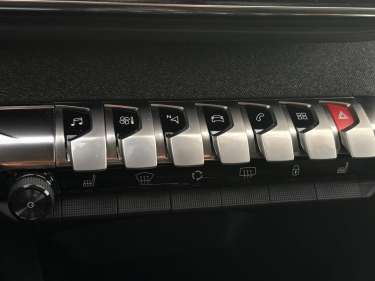 PEUGEOT 3008 1.5 BlueHDI 130 EAT8 Allure Pack