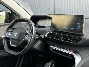 PEUGEOT 3008 1.5 BlueHDI 130 EAT8 Allure Pack